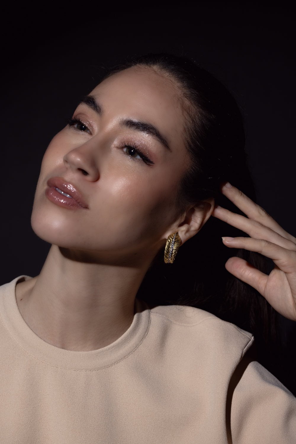 VERDURA-Feather Hoop Earrings-YELLOW GOLD