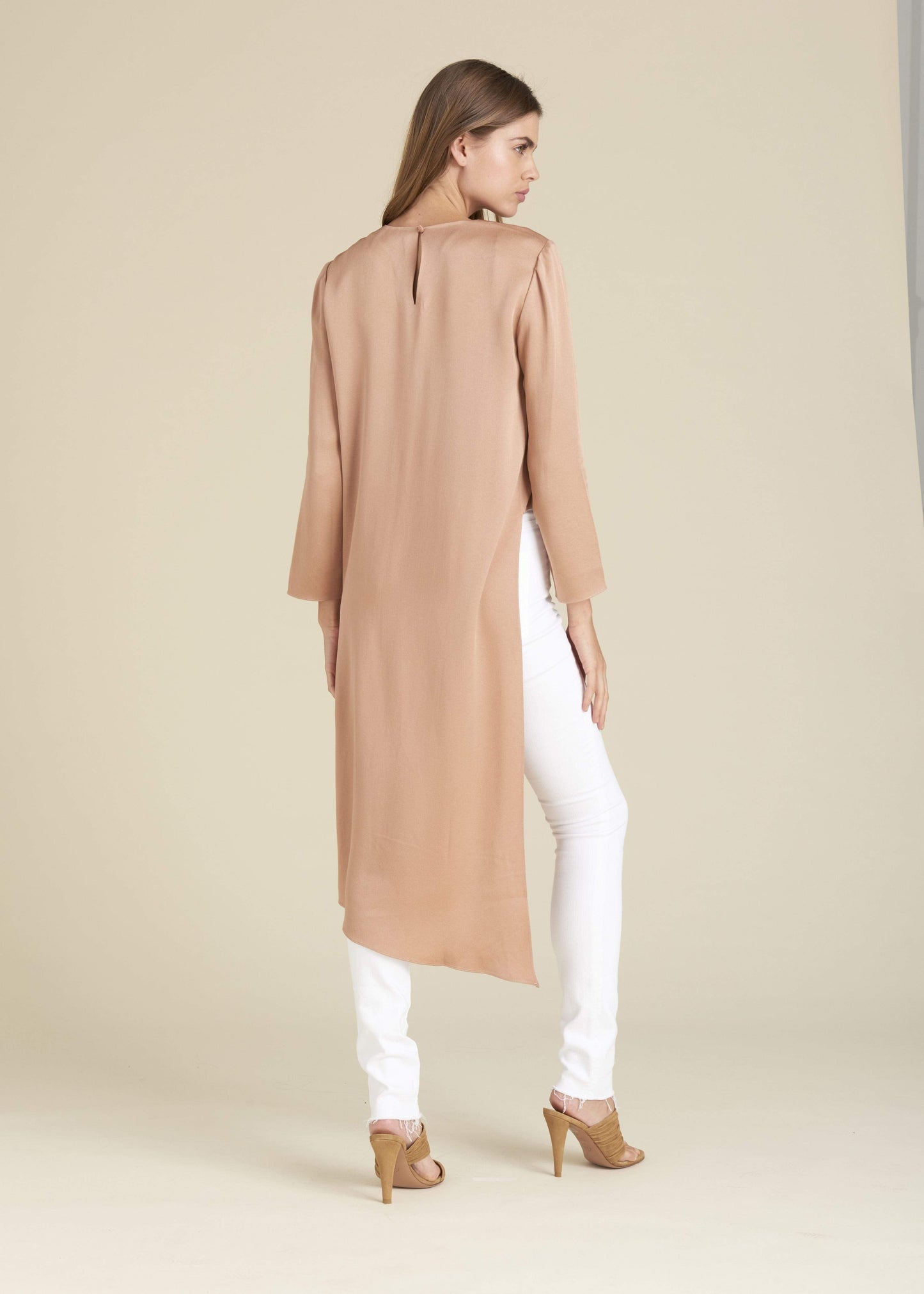 VERONICA BEARD-Rome Slit Tunic Top - Chai-