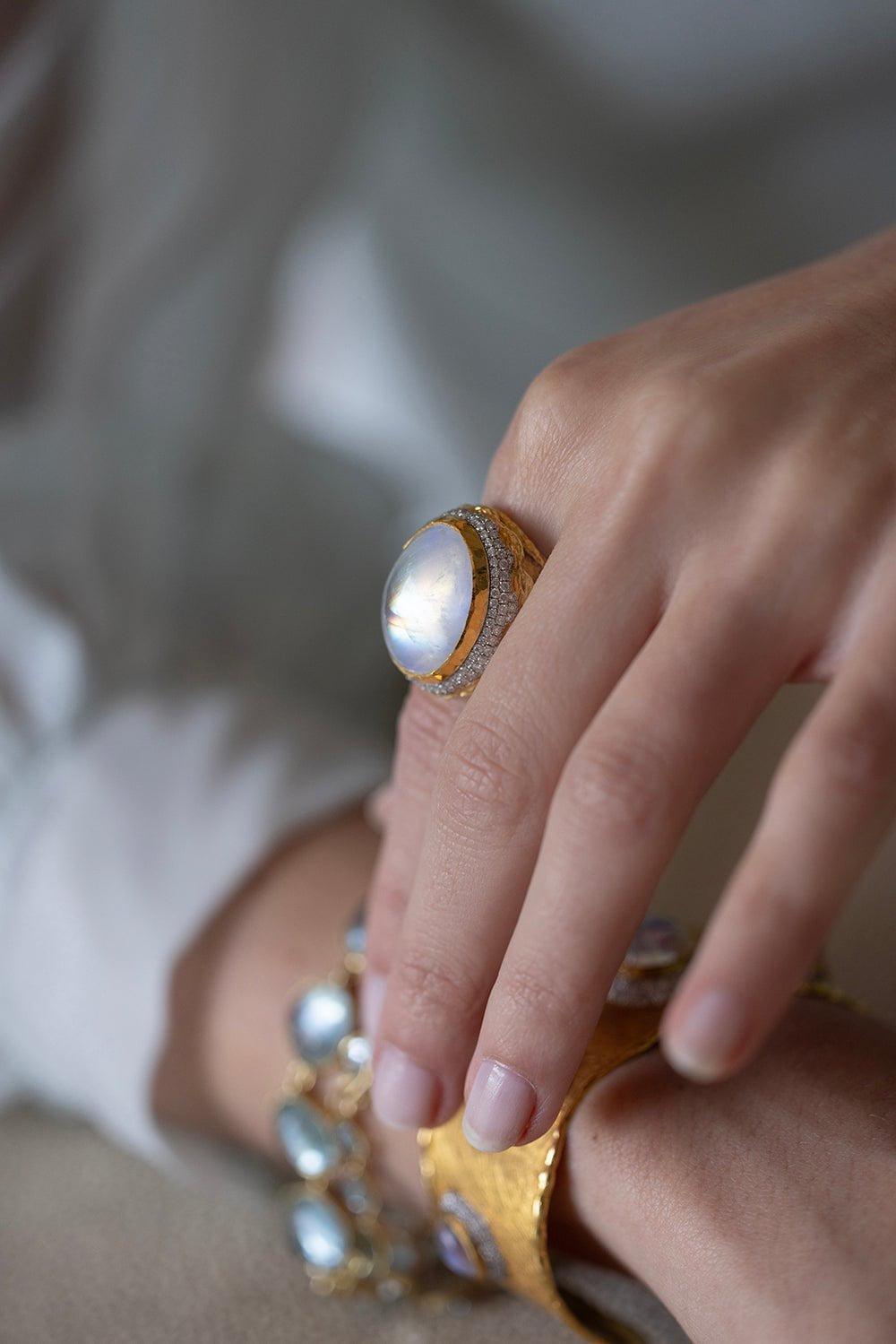 VICTOR VELYAN-Moonstone and Diamond Ring-YELLOW GOLD