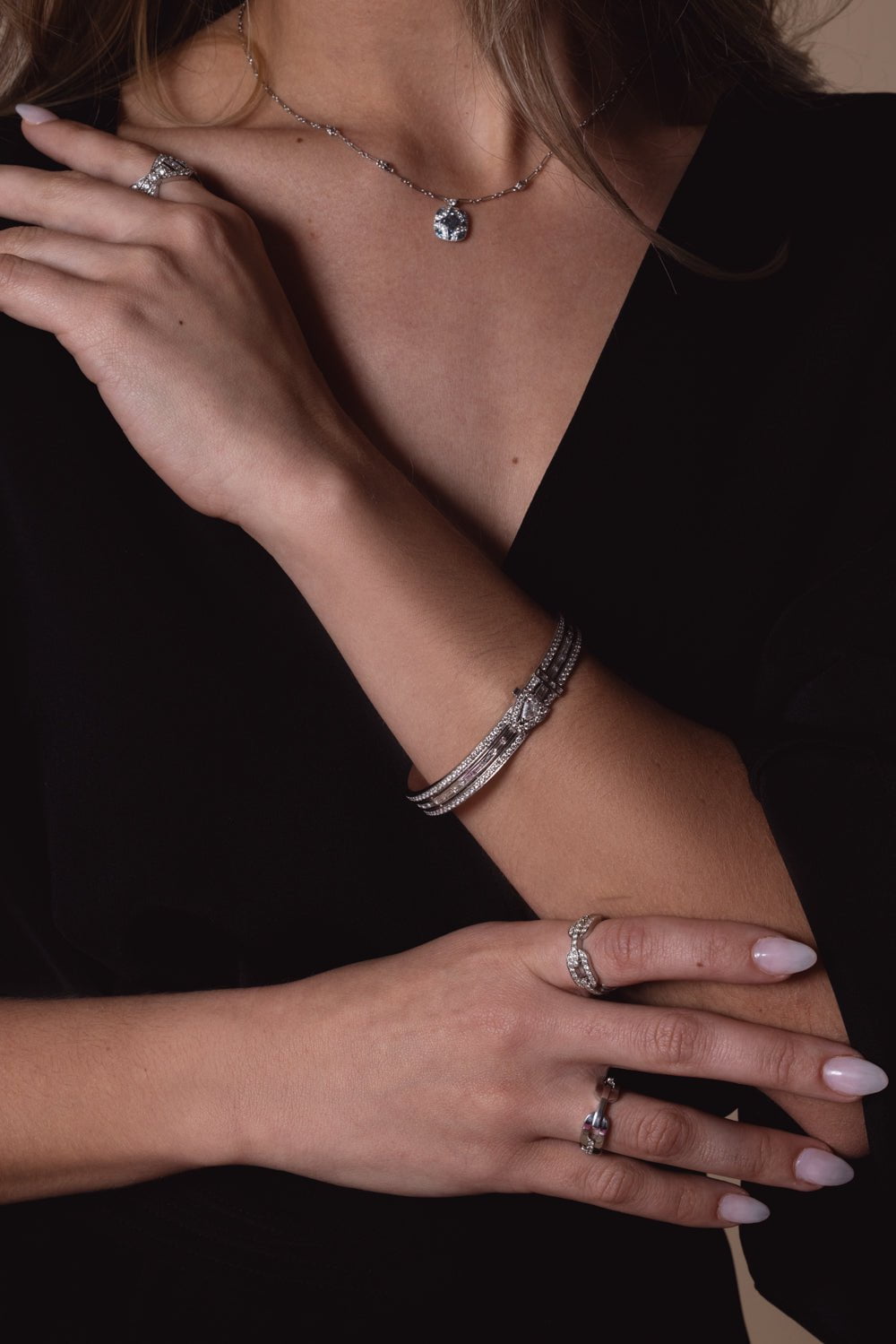 WALTERS FAITH-Keynes Diamond Buckle Bangle Bracelet-WHITE GOLD