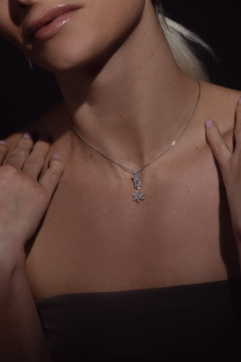 YEPREM JEWELLERY-Y-Not Flower Drop Pendant Necklace-WHITE GOLD