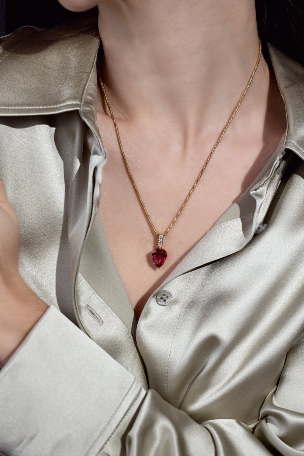 YI COLLECTION-Arrow Pendant Necklace-YELLOW GOLD